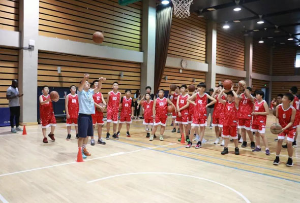 篮球夏令营启幕，让孩子体验运动快乐