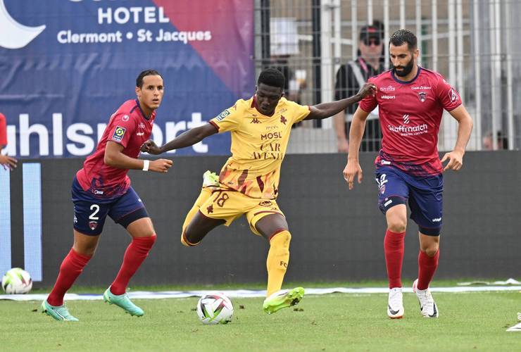 包含南安普敦客场杀进前十,形势一片大好的词条 包含南安普敦客场杀进前十,形势一片大好的词条