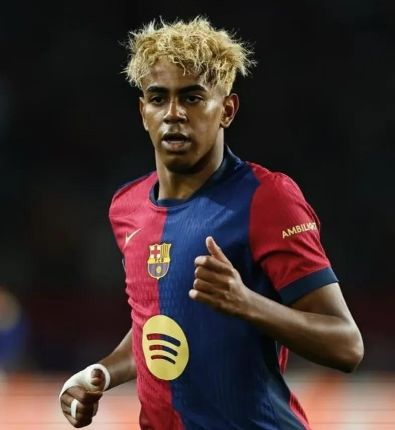 巴萨客场逆转,登贝莱绝杀拜仁慕尼黑 巴萨客场逆转,登贝莱绝杀拜仁慕尼黑