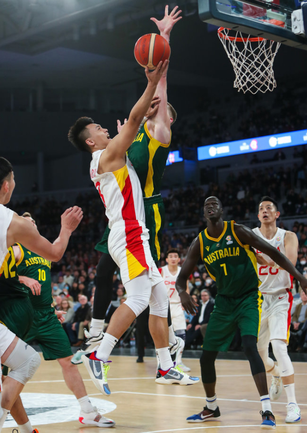 云南队后卫受伤,球队争取通过补充优秀球员稳住局势 云南队后卫受伤,球队争取通过补充优秀球员稳住局势