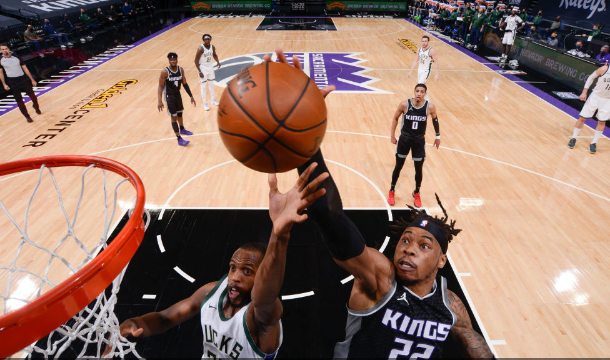 关于国王负骑士，霍勒迪25分的信息